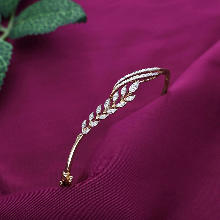 Dynamic Chevron Wave Diamond Bracelet in 18K Gold - DLBR0271S350 - Image 2