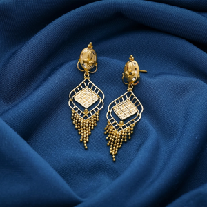 Elegant Lattice Chandelier Gold Earrings - ER9828S373