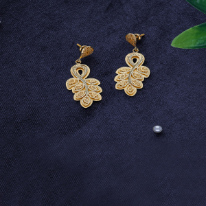 Leaflit Charm Earring