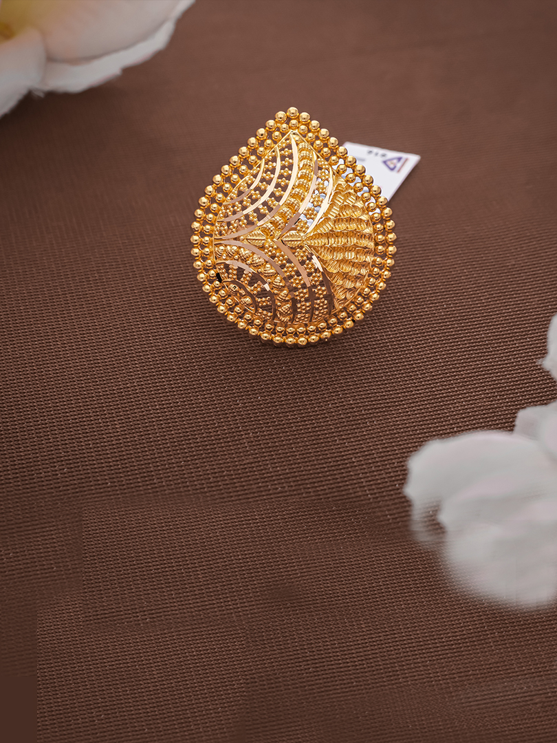 Golden Teardrop Elegance Ring