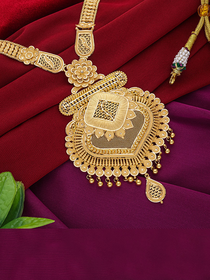 Shimmering Gold Necklace - Image 2