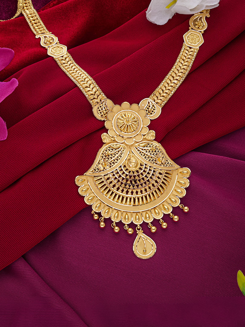 Blooming Charm Flower Design Gold Necklace - Image 2
