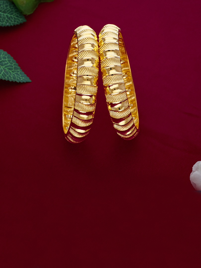 Radiant Ripple Bangle