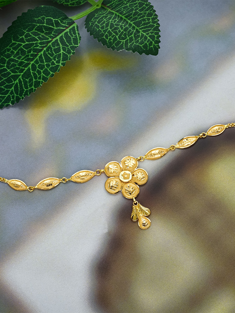 Gold Flower and Teardrop Necklace - NKSL3733 S414