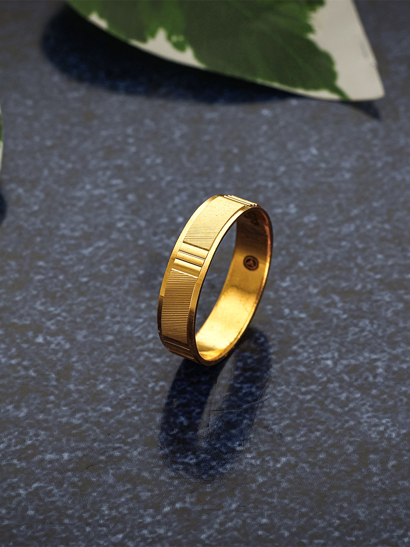 Chhala: Elegant Gold Band Ring - RNCL0453 S358