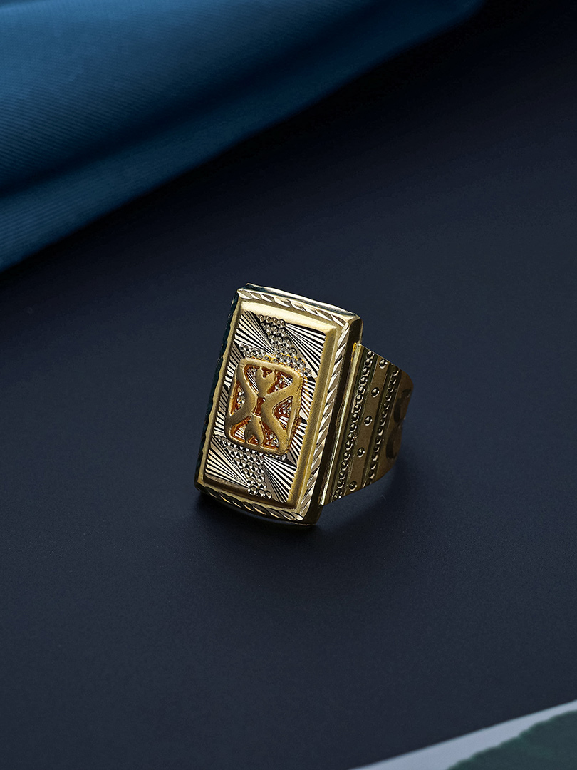 Lattice Crest Heritage Gents Gold Ring - RNG8701 S263