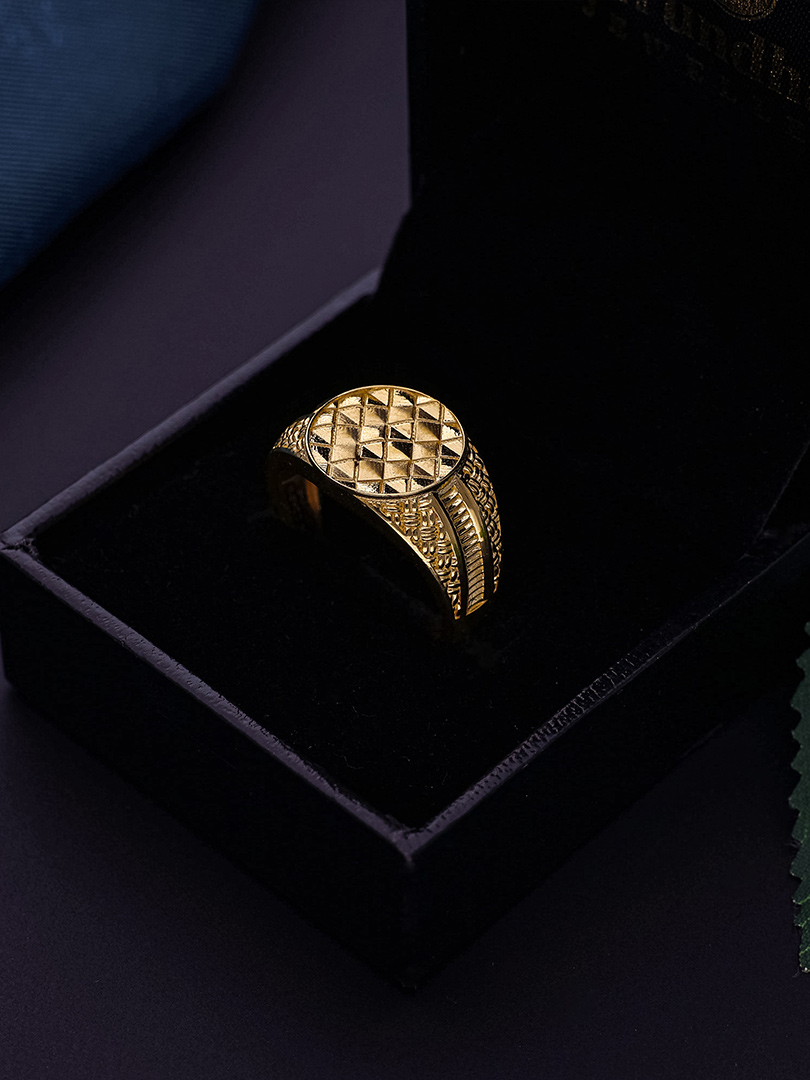 Classic Plaid Round Men's Gold Ring - RNG8776 S358