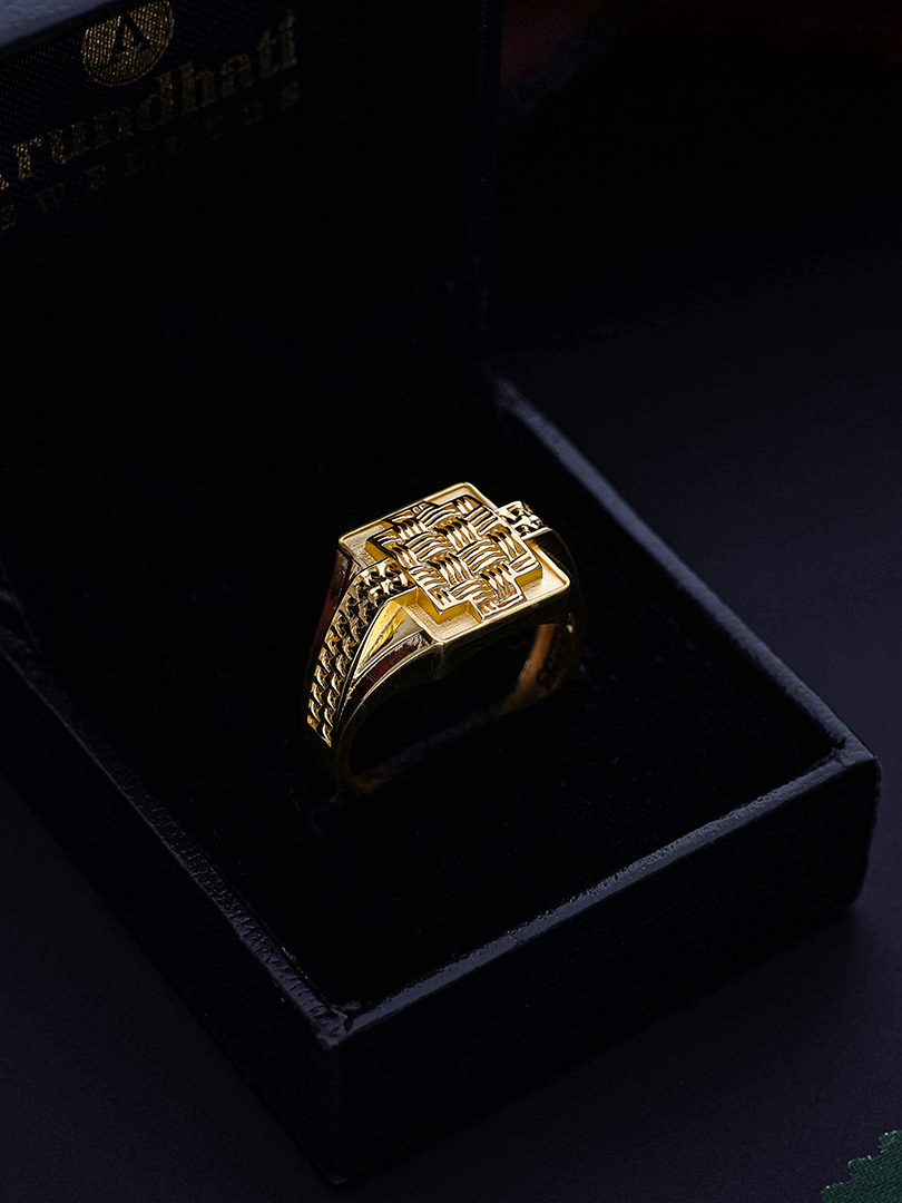 Regal Meshwork Square Men's Gold Ring - RNG8788 S358